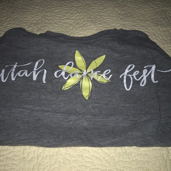 Grey tee - Picture 3 of 3